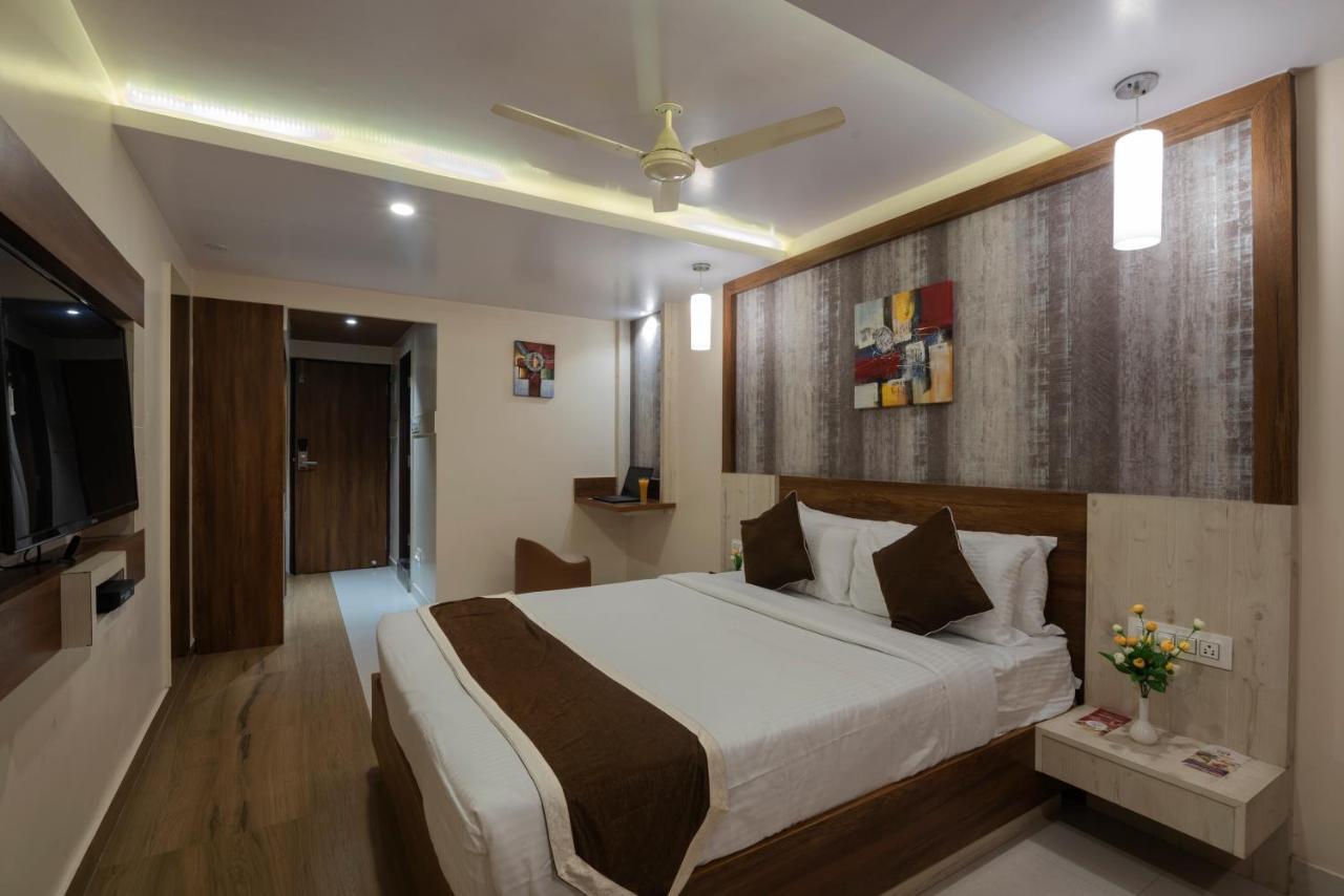 Hotel Monarch International Bengaluru Zewnętrze zdjęcie