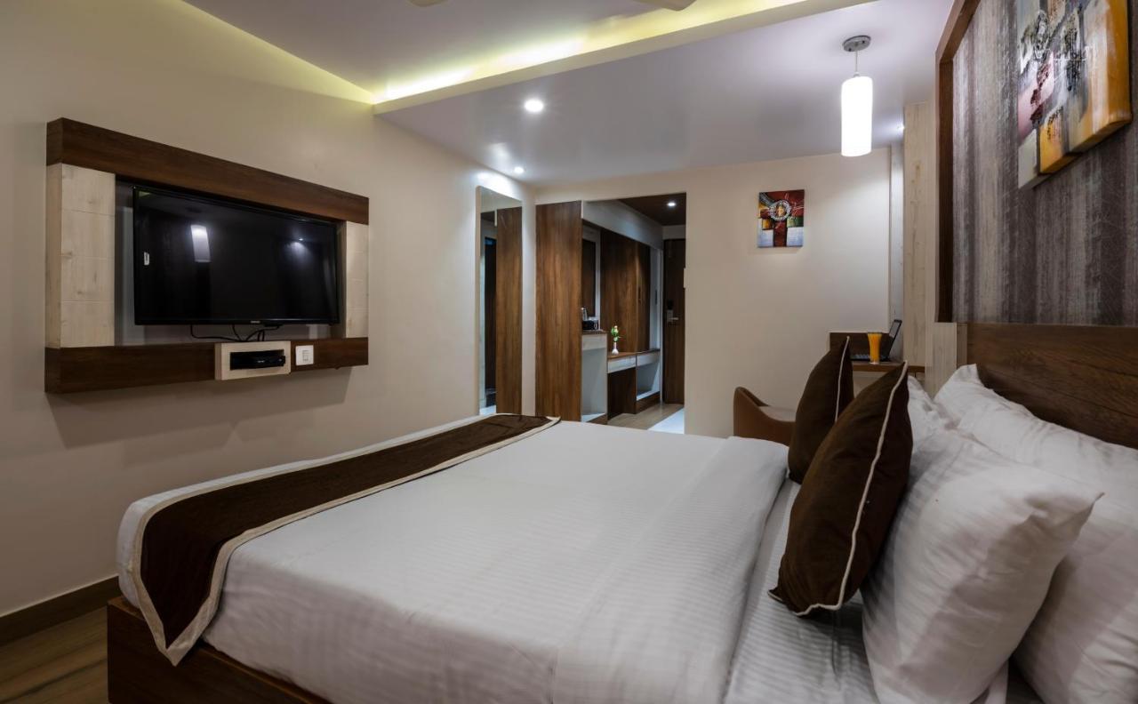Hotel Monarch International Bengaluru Zewnętrze zdjęcie