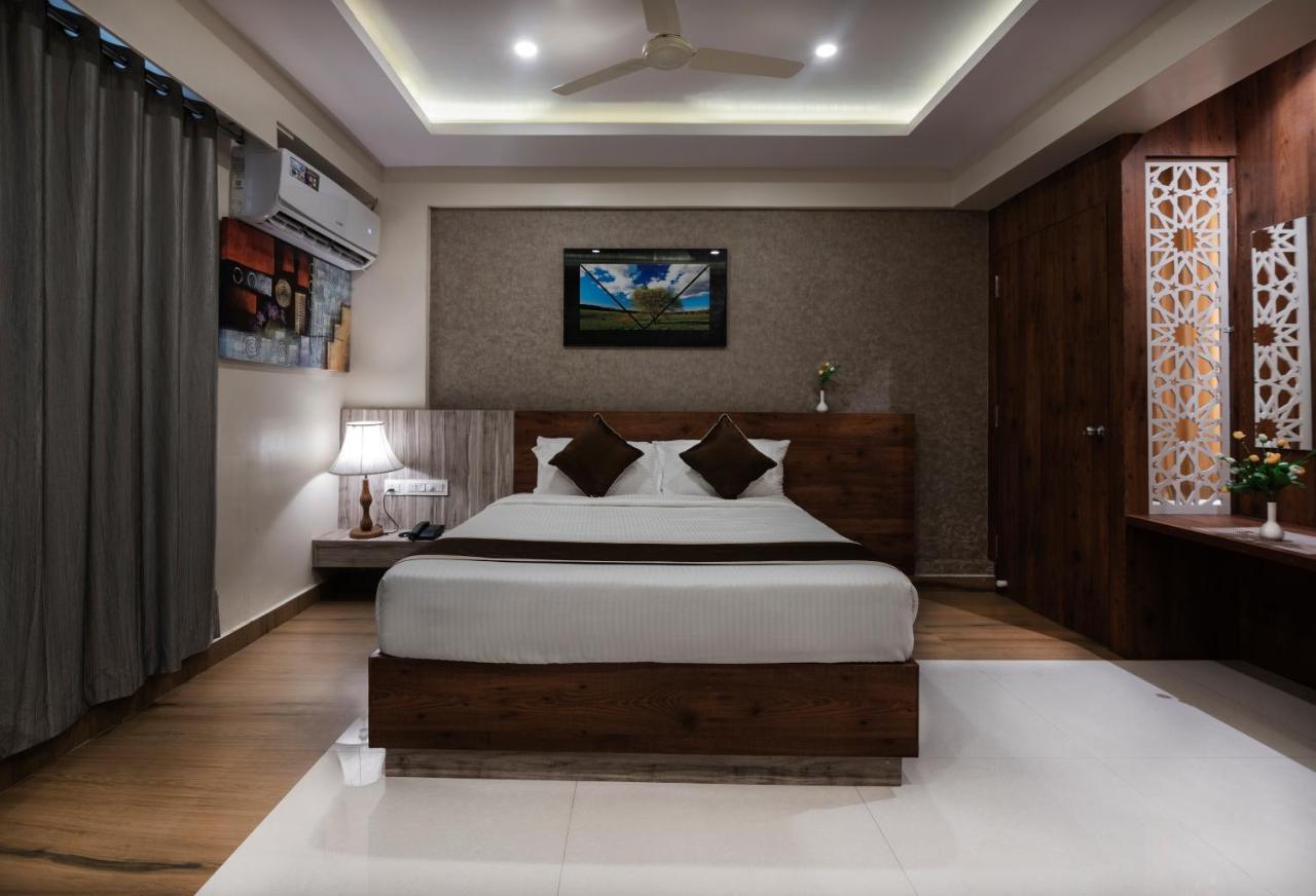 Hotel Monarch International Bengaluru Zewnętrze zdjęcie